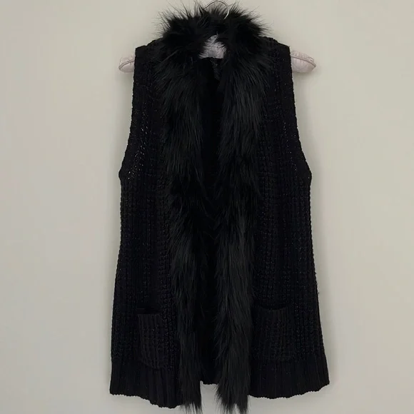 Style & Co Women’s Vest with faux fur Color Black - Picture 2 of 5